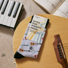 Load image into Gallery viewer, Socks that Support Music - Medium (Gray Guitars)