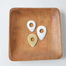 Load image into Gallery viewer, Horn Guitar Pick