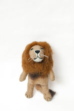 Load image into Gallery viewer, Lion Finger Puppet