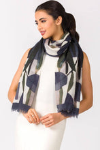 Load image into Gallery viewer, Navita Fine Wool Shawl: Navy & Green