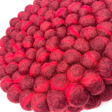 Load image into Gallery viewer, Red Marbled Felt Ball Trivet