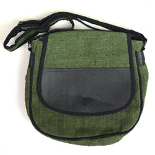 Load image into Gallery viewer, Vegan Recycled Inner Tube and Hemp Saddle Bag - Cream