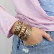 Load image into Gallery viewer, Healing Twist Bracelet