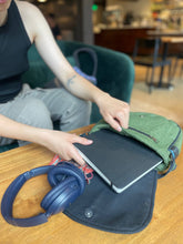 Load image into Gallery viewer, Vegan Recycled Inner Tube and Hemp Saddle Bag - Cream