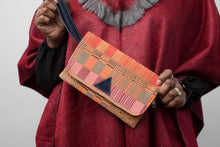 Load image into Gallery viewer, Woven Leather Clutch