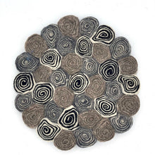 Load image into Gallery viewer, Neutral Felt Swirl Trivet