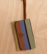 Load image into Gallery viewer, Woven Leather Clutch