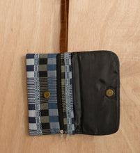 Load image into Gallery viewer, Woven Leather Clutch