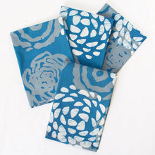 Load image into Gallery viewer, Napkin: Blooms - Indigo-Organic
