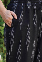 Load image into Gallery viewer, Black Ikat Handloom Pants: S/M
