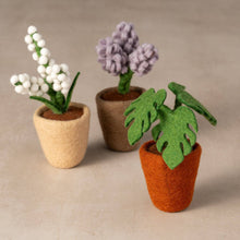 Load image into Gallery viewer, Felted Flower Pot - Leaves
