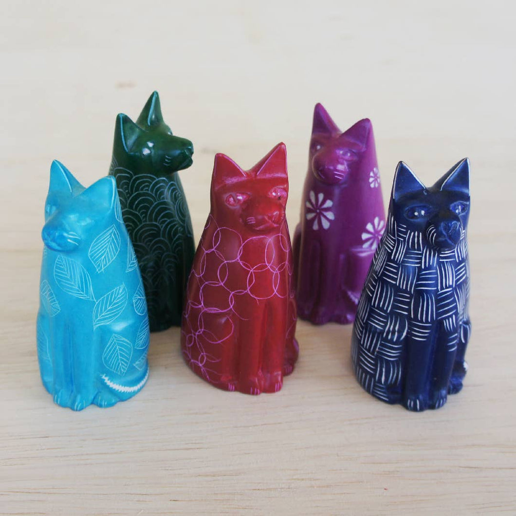 Sitting Cats: Pink
