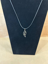 Load image into Gallery viewer, Leaf Necklace
