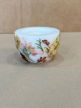 Load image into Gallery viewer, Small Alma Candle
