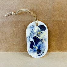 Load image into Gallery viewer, Hand-Pressed Flower Scented Soy Bars
