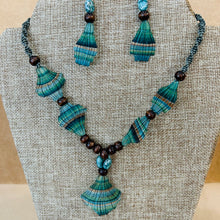 Load image into Gallery viewer, Horsehair Necklace &amp; Earrings Set
