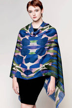 Load image into Gallery viewer, Navita Fine Wool Shawl: Navy &amp; Green
