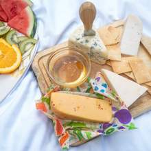 Load image into Gallery viewer, Reusable Beeswax Food Wrap - 3 Wrap (1 Small/1 Medium/1 Large) - Garden Party Print
