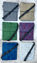 Load image into Gallery viewer, Hip Bag - Plum
