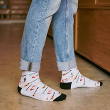 Load image into Gallery viewer, Socks that Support Music (Gray Guitars) - Medium
